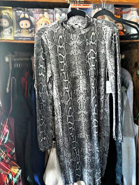AMP Snakeskin Print Mock Neck Long Sleeve Midi Dress Gray & Black Medium NWT